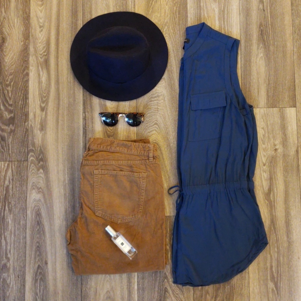 3/$30 Banana Republic Sleeveless Utility Blouse
